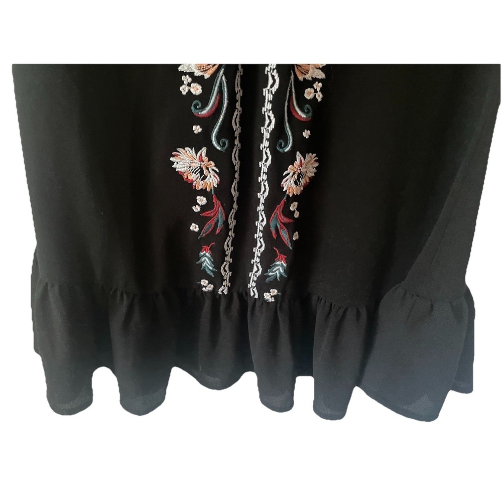 Love Fire XS Black Off Shoulder Embroidered Boho Mini Dress Floral Ruffle Hem - Picture 5 of 8